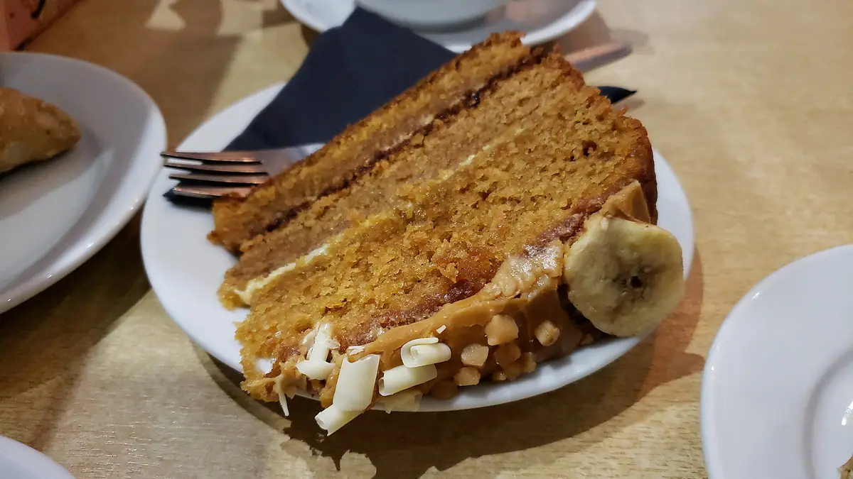 Topsham Cakes – cake shop in Topsham town centre